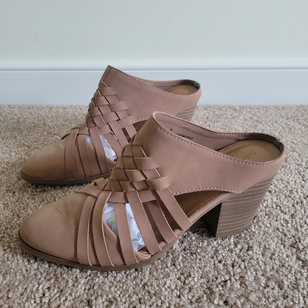 Universal Thread Cunky‎ Heel Beige Mule Crog Size 6